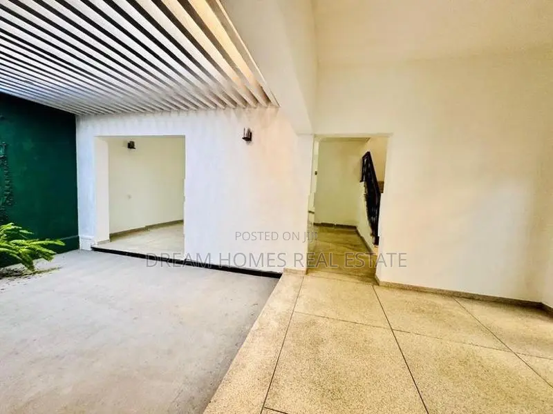 Newly Renovated Luxury 4-Bedroom Residence for Sale in Delkanda