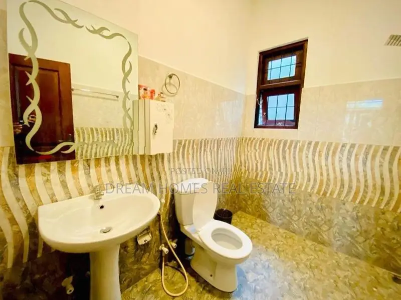 15.5 Perches Beautiful landscaped House for Sale – Athurugiriya