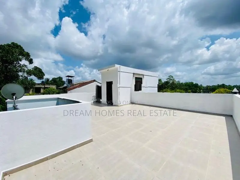 Modern 4 Bedroom House for Sale – Athurugiriya