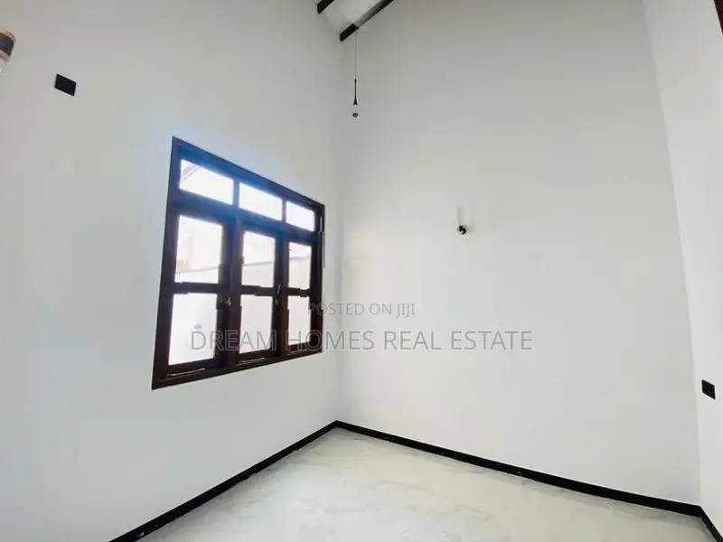 New Single-Story Family Home with Modern Amenities – Athurugiriya
