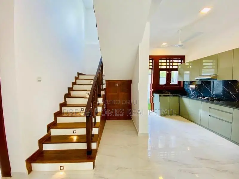 Luxury 4-Bedroom Modern Home Athurugiriya