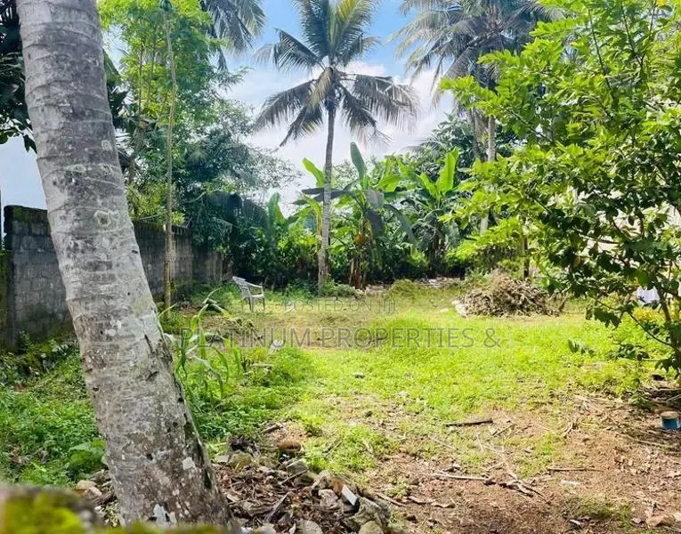 8 Perch Land for Sale in Ethul Kotte