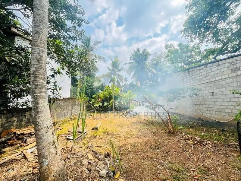 8 Perch Land for Sale in Ethul Kotte