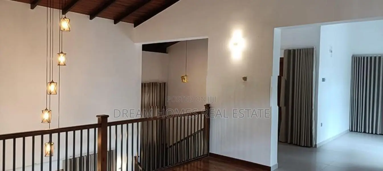 Luxury Lakefront Residence for Sale – Attidiya