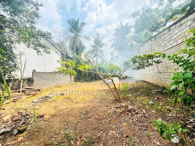 8 Perch Land for Sale in Ethul Kotte