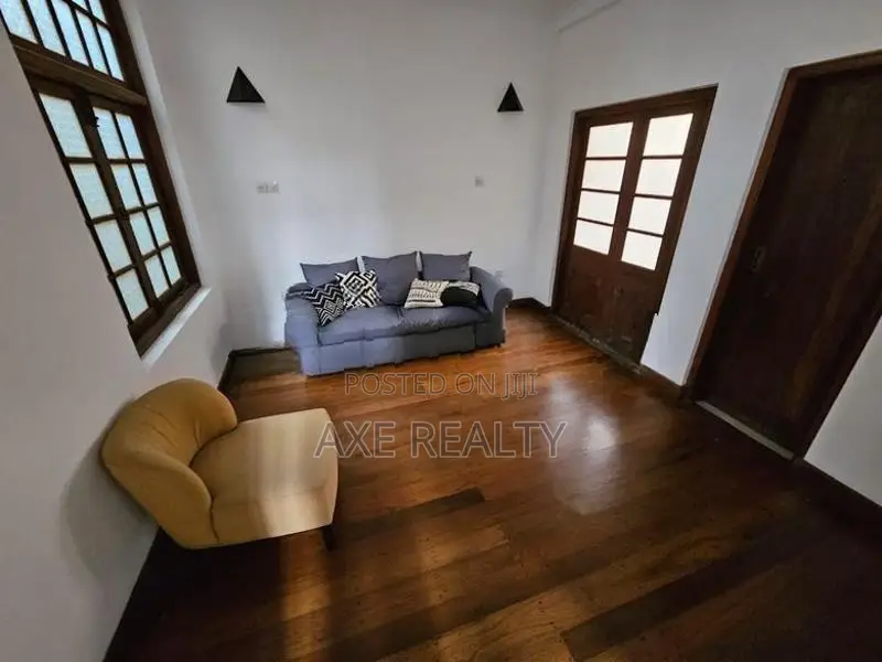 Rustic 5 Bed House For Sale in Colombo 07