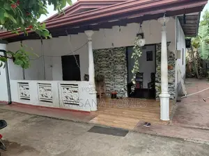 18.Perch Land with 2.Houses for Sale Maharagama