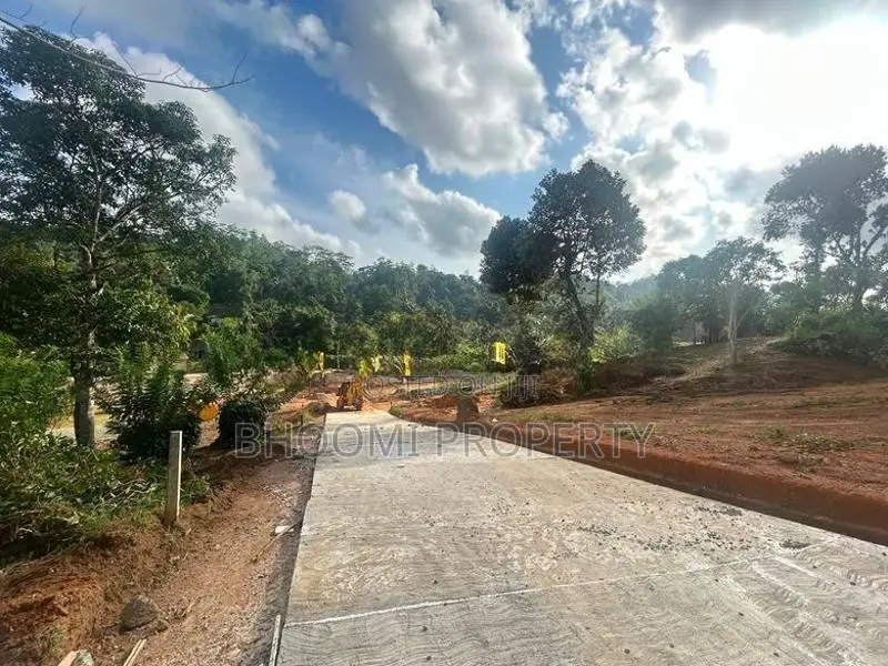 ගාල්ල උඩුගම බස් පාරට ලගින්ම