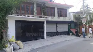 House with Two Shops for Sale – Katugastota, Kandy