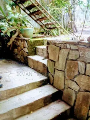 House with Two Shops for Sale – Katugastota, Kandy