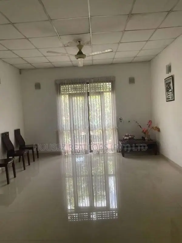6-Bedroom House for Sale Kotikawatta