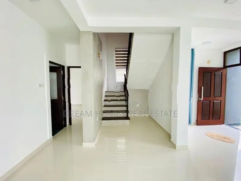 2-Storey House for Sale – Athurugiriya