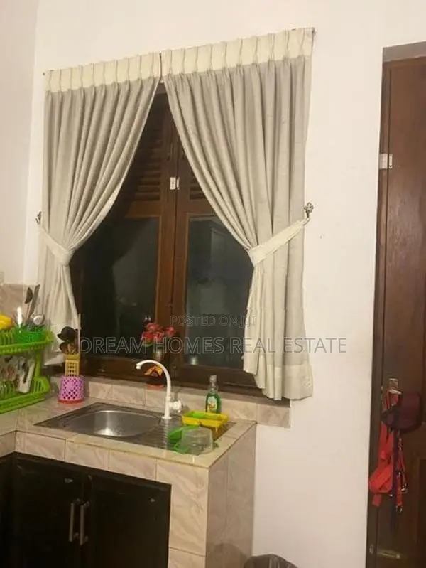 මාළඹේ New Kandy පාරට මීටර් 500යි - සියලු පහසුකම් සහිත නිවසක් විකිණීමට