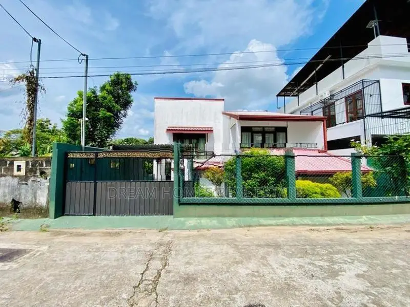 මාළඹේ New Kandy පාරට මීටර් 500යි - සියලු පහසුකම් සහිත නිවසක් විකිණීමට