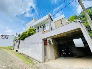 සුඛෝපභෝගී දෙමහල් නිවසක් විකිණීමට Malabe