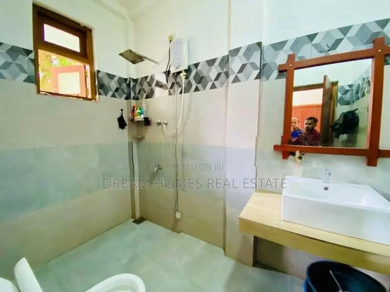 සුඛෝපභෝගී දෙමහල් නිවසක් විකිණීමට Malabe