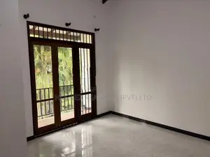 Spacious 4-Bedroom House for Sale – Kadawatha