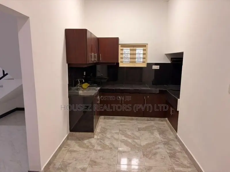 Spacious 4-Bedroom House for Sale – Kadawatha