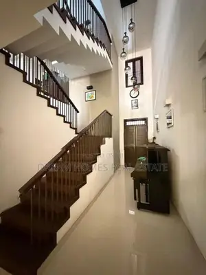 Luxury 3-Storey House for Rent – Kotte