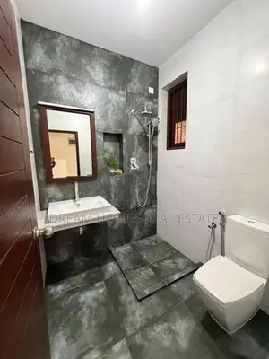Luxury 3-Storey House for Rent – Kotte