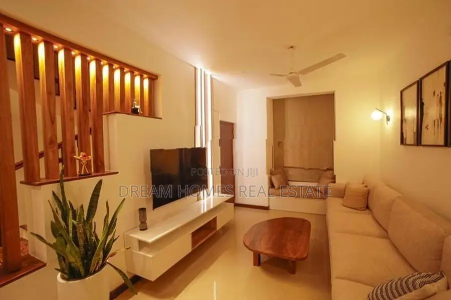 Super Luxury Furnished Villa for Rent - Kottawa