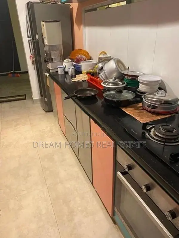 Spacious 4-Bedroom House for Rent – Thalawathugoda