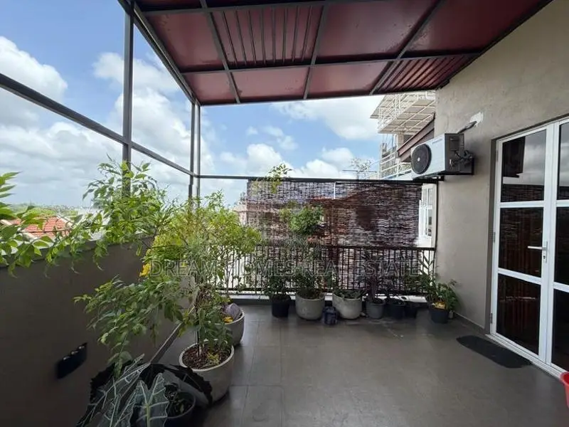 Luxury 3-Storey House for Rent – Kotte