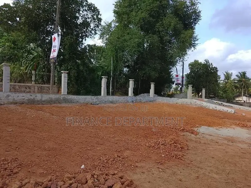 Exclusive land plots for Sale in Moragahahena Road Homagama