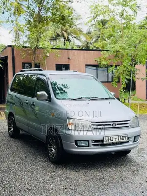Toyota Noah 1998 Van (Used)