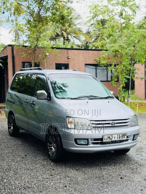 Toyota Noah 1998 Van (Used)