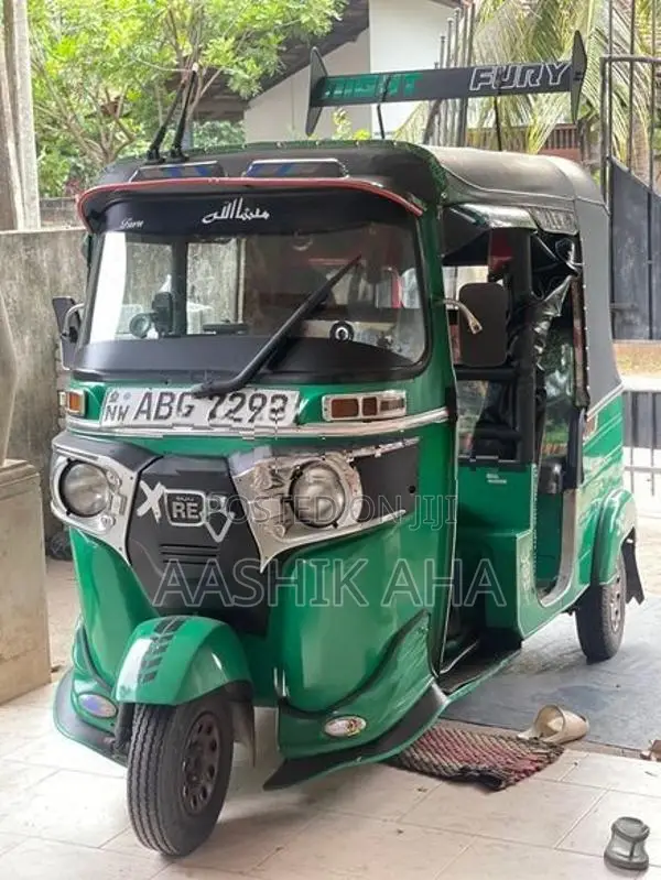 Bajaj RE 2015