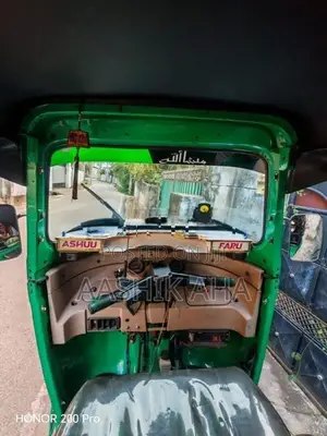 Bajaj RE 2015