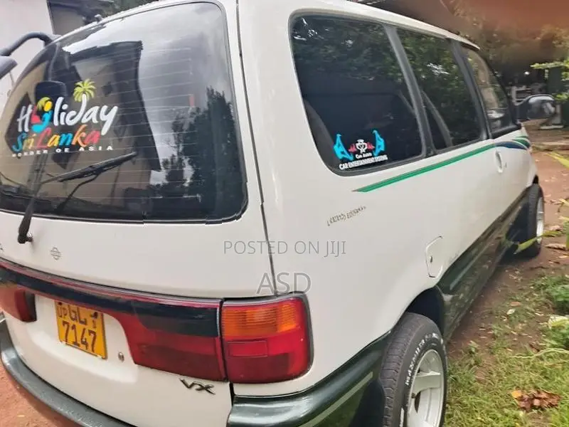 Nissan Serena VX GN-8 2001
