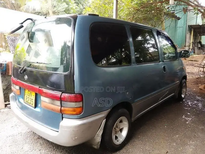 Nissan Serena VX GN-8 2001