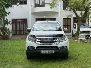 Isuzu MU-X 2015