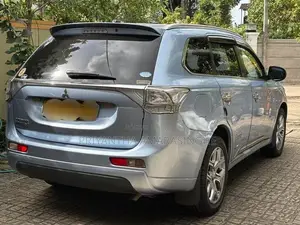 Mitsubishi Outlander Phev 2014