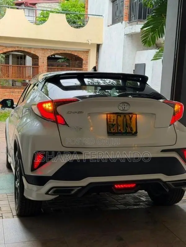 Toyota CHR NGX 50 2017