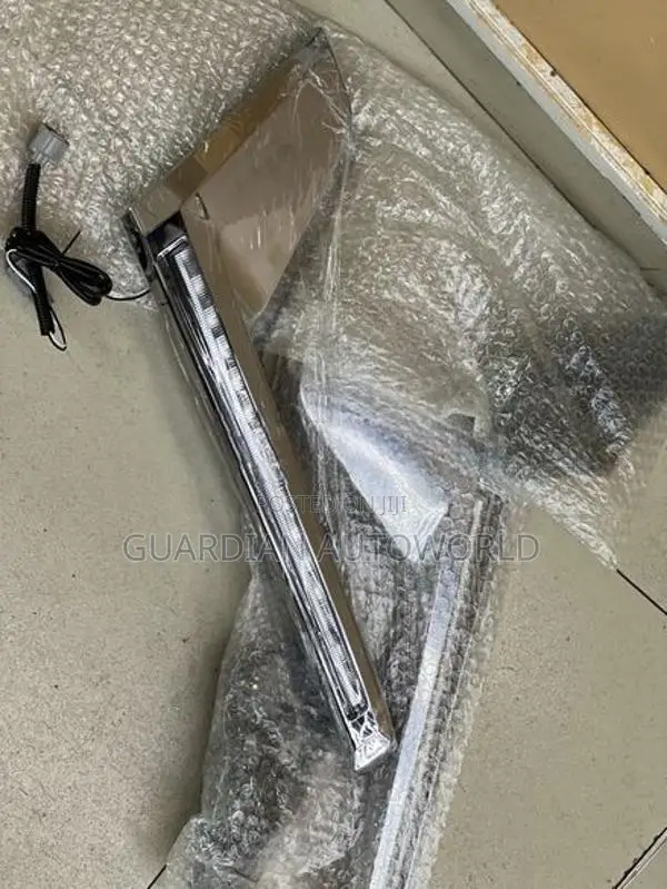 LC200 2016 Headlight Garnish Turning Set