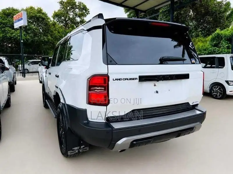 Toyota Land Cruiser Prado 250 2024