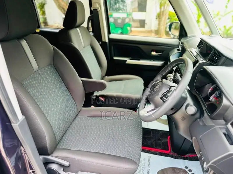 Toyota Roomy Custom GT 2022