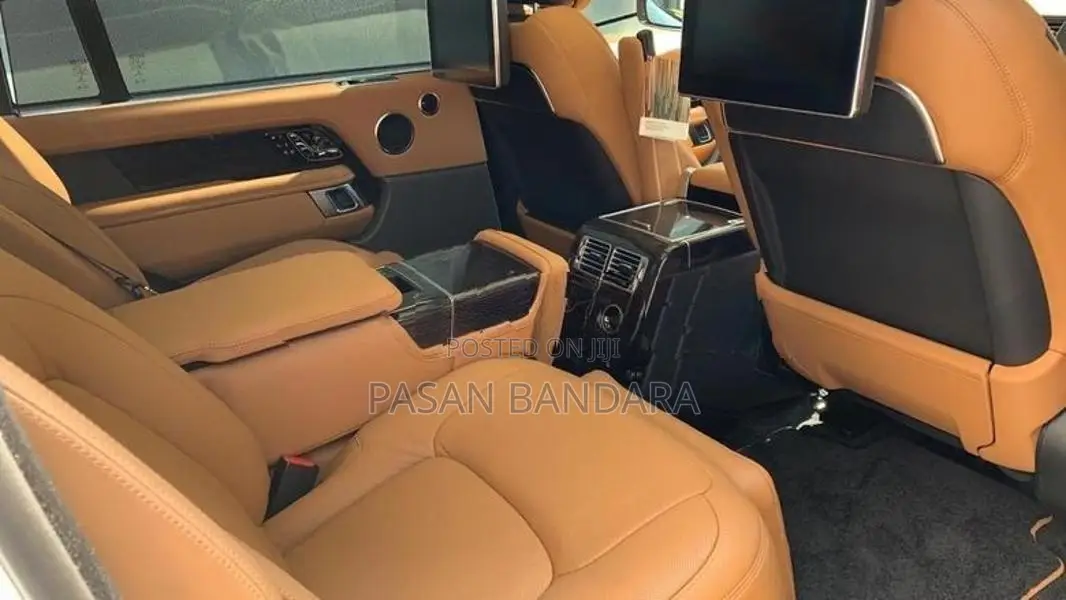 Land Rover Range COM Plus Fully Spec 2019