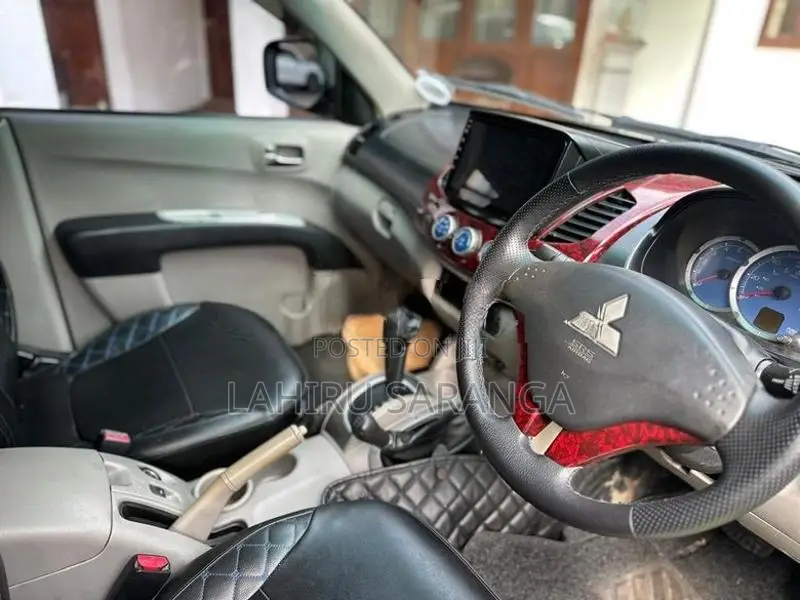 Mitsubishi L200 2006