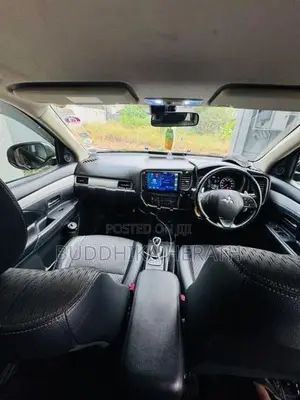 Mitsubishi Outlander 2015