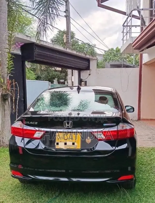 Honda Grace 2016