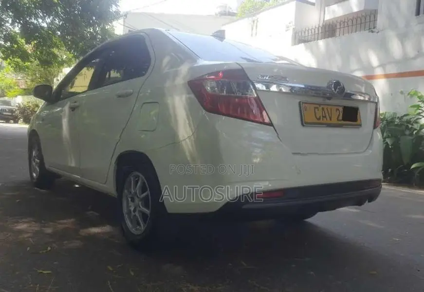 Perodua Bezza 2017