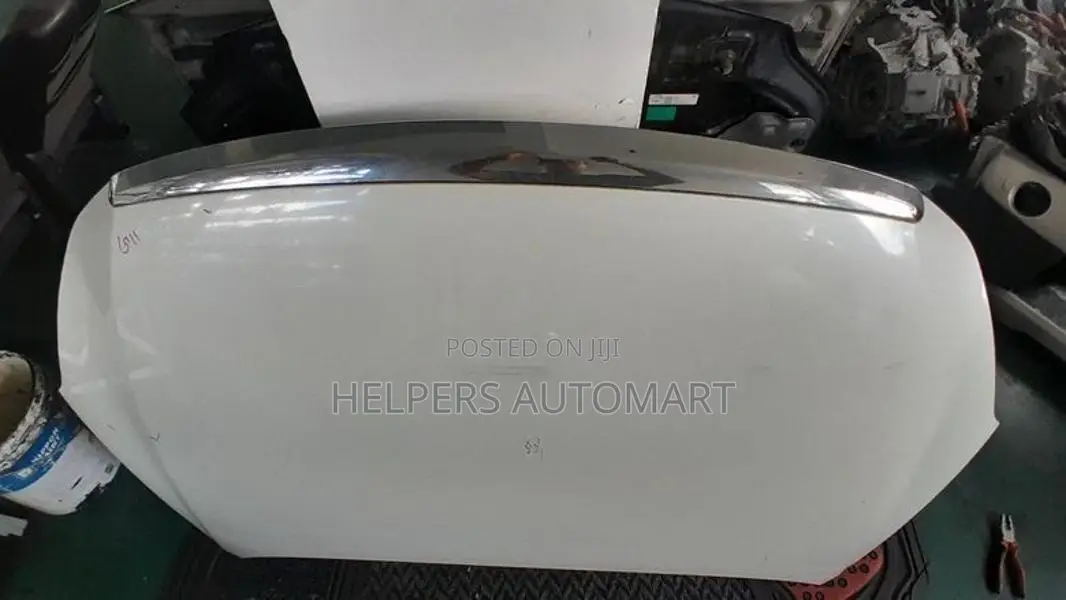 Nissan Bluebird G11 Bonnet