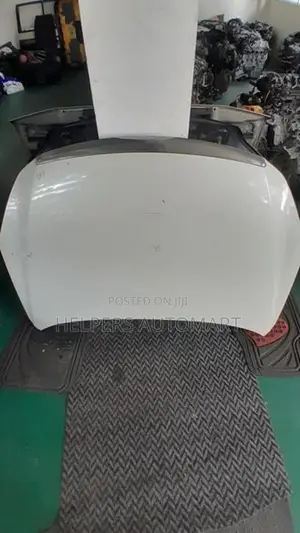 Nissan Bluebird G11 Bonnet