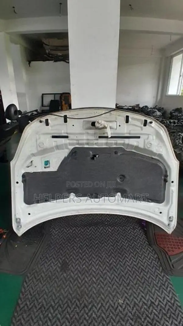 Nissan Bluebird G11 Bonnet