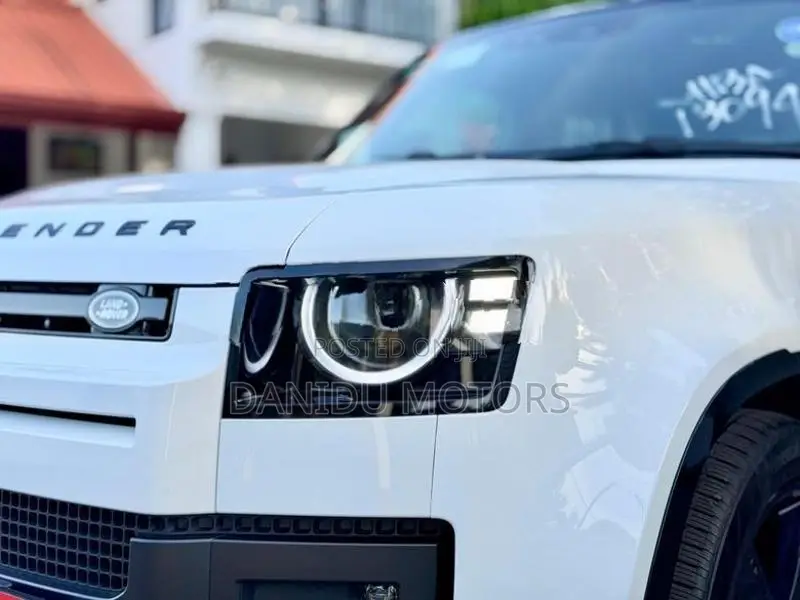 Land Rover Defender 2026