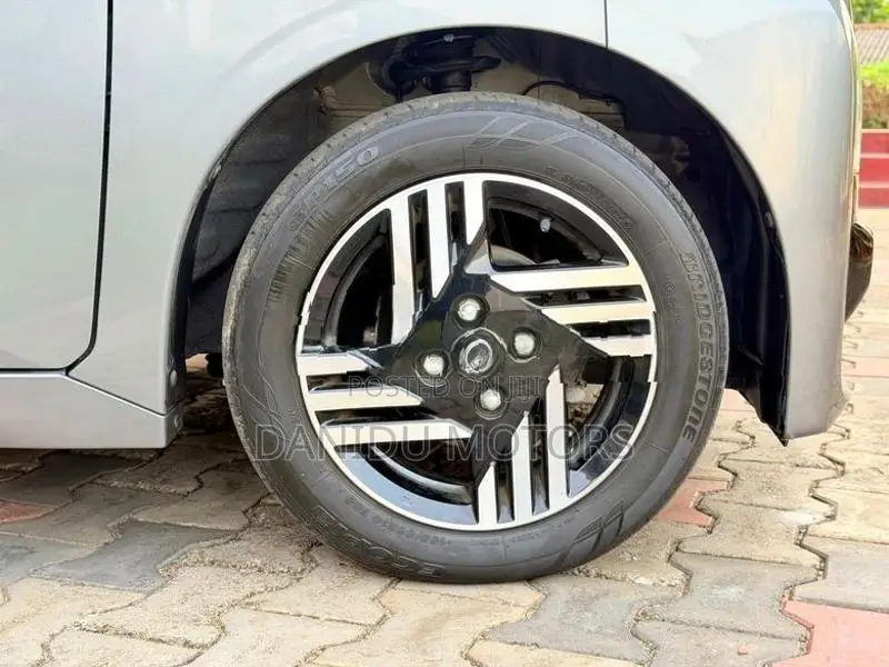 Nissan Roox 2023
